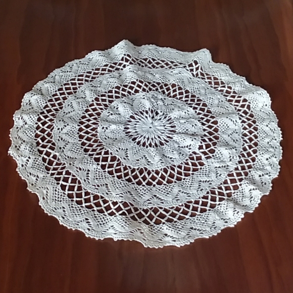 Lot of 5 pretty doilies - Picture 8 of 8